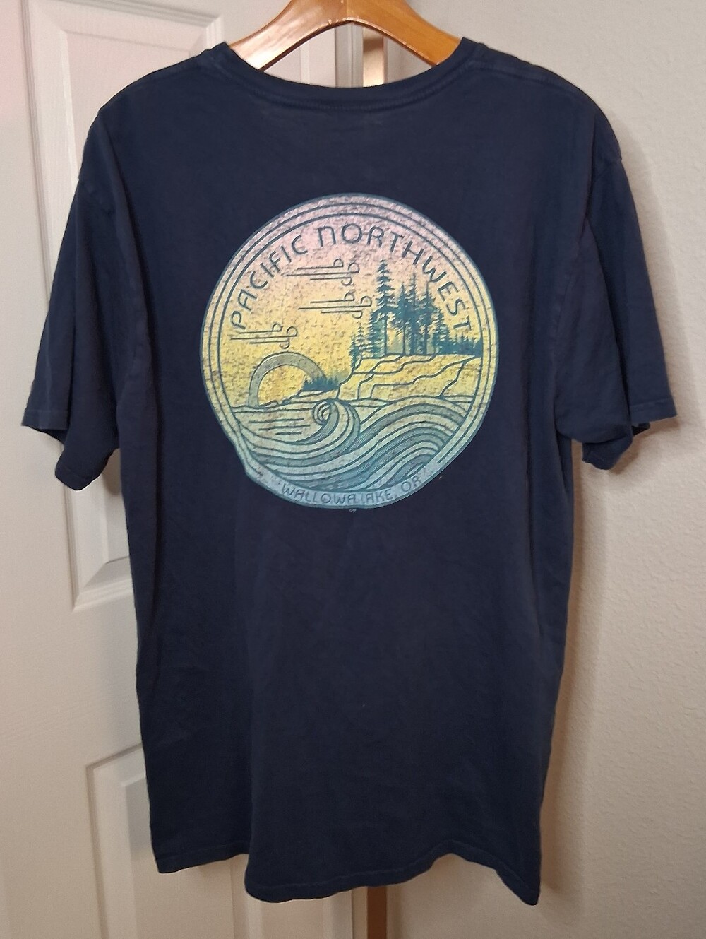 2/$5 - Blue 84 Pacific Northwest Oregon Navy Blue T Shirt Medium